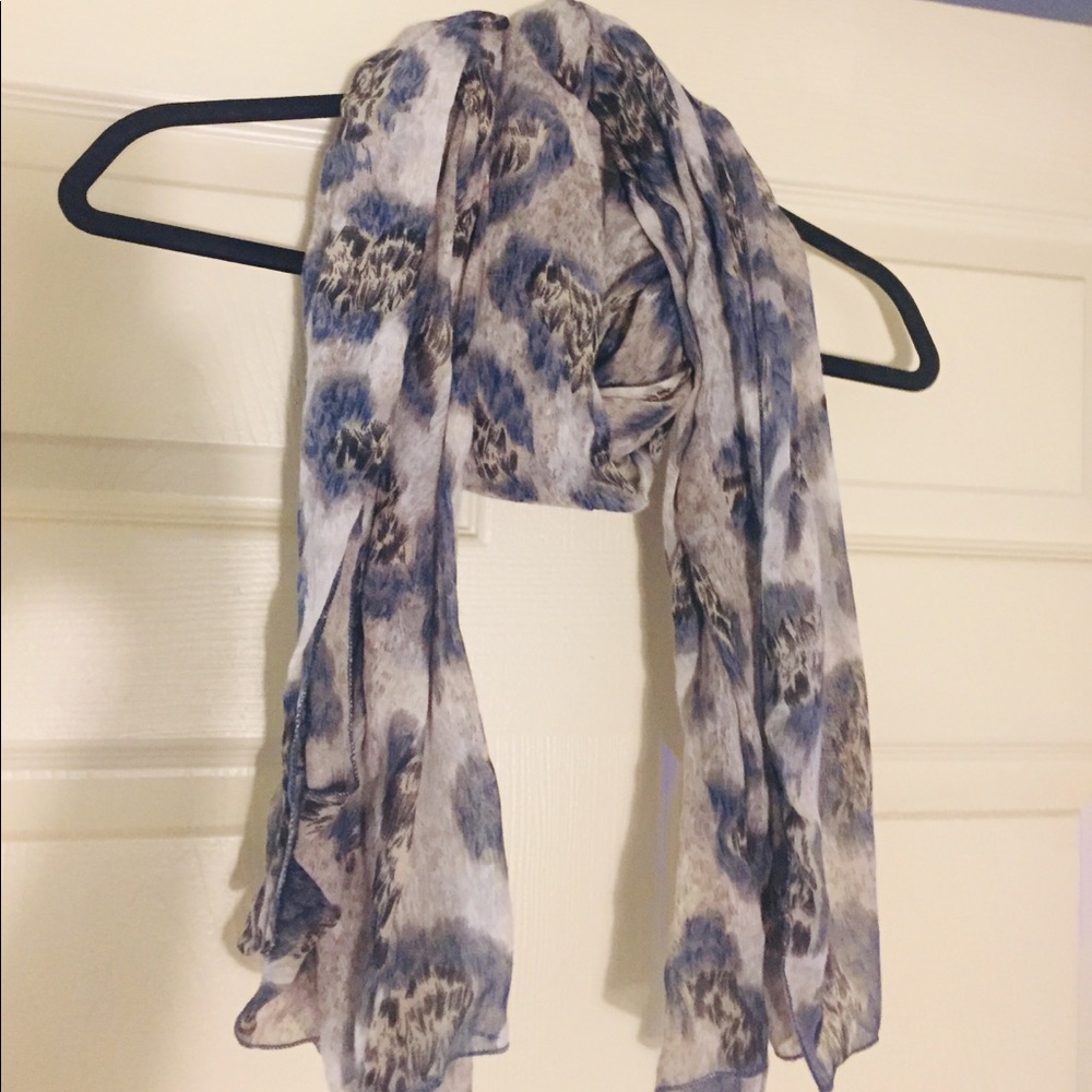 Print Scarf - Picture 2 of 3